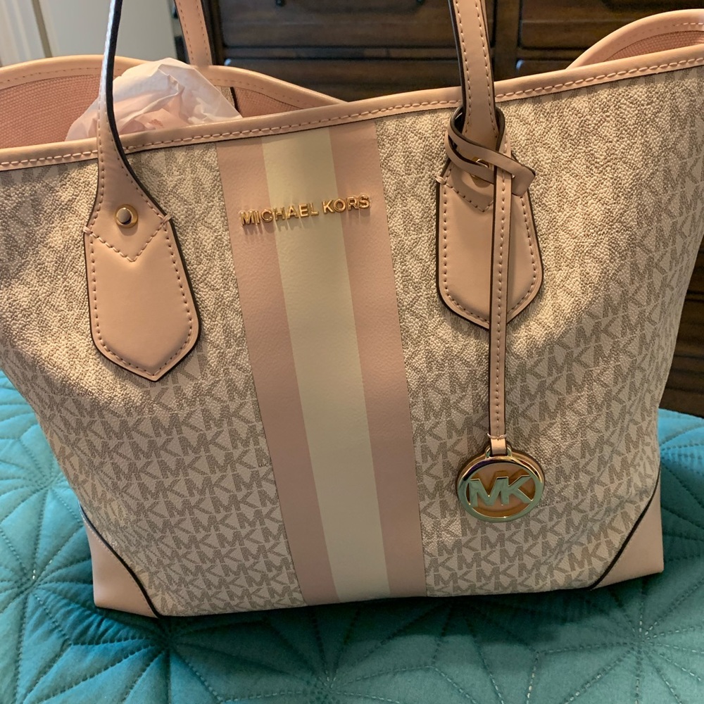 Michael Kors Eva tote